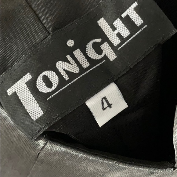 Silver Tonight label evening gown sz 4z. Worn once - Picture 5 of 6